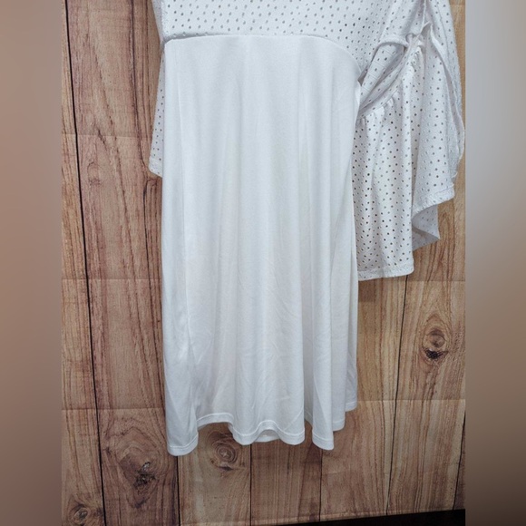 Signature BY Robbie Bee Women's White Faux-Wrap Eyelet Sleeve Dress Size PS - Picture 7 of 9